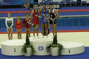 Archivo:PodiumVault2009WorldArtisticGymnasticsChampionships