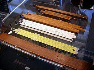 Archivo:Slide rules - Museum of the History of Science, Oxford - England