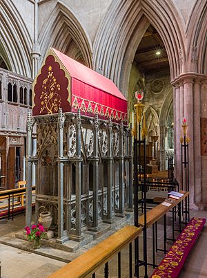 Archivo:St Albans Cathedral Shrine of St Albans, Hertfordshire, UK - Diliff