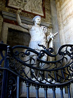 Archivo:Statua di Costanzo II - San Giovanni in Laterano