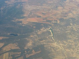 Archivo:Vista aérea del pantano del Torcón