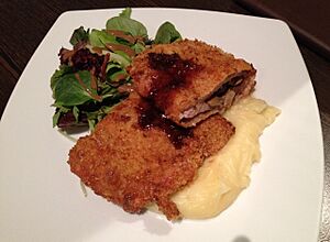Archivo:Wiener Schnitzel vom Schwein