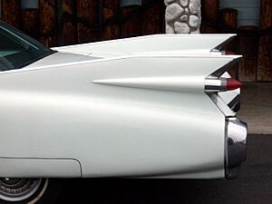 Archivo:1959 Cadillac fins