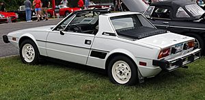 Archivo:1978 Fiat X1.9 in white, rear left