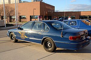 Archivo:1995 Chevrolet Caprice Michigan State Police car - 8489850299