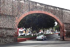 Archivo:Acueducto Santiago de Querétaro 2
