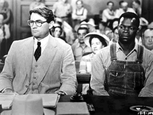 Archivo:Atticus and Tom Robinson in court