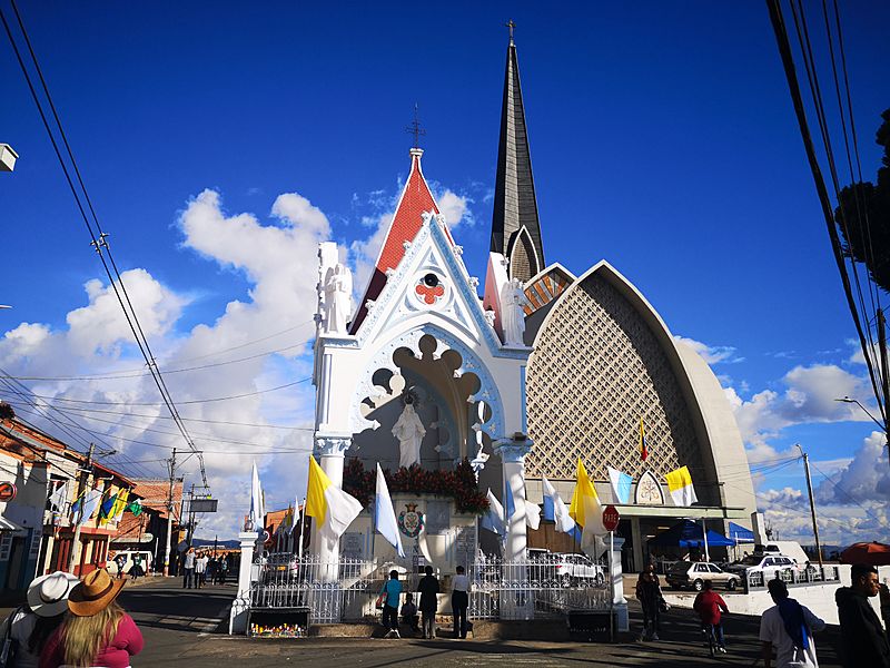 Archivo Basílica de las Misericordias en fiestas patronales, Santa