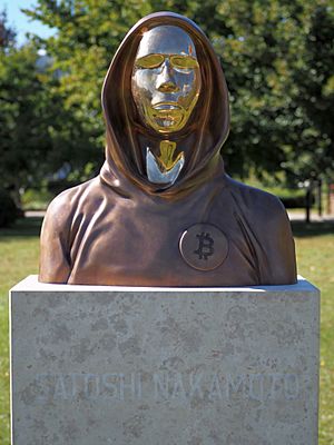 Archivo:Bust of Satoshi Nakamoto in Budapest