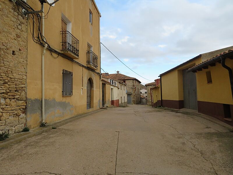Calle de Valdeconejos, Escucha