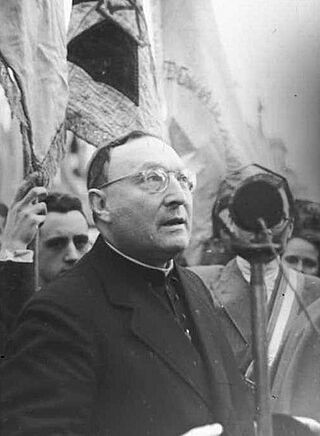 Cardenal Caggiano, al llegar a Alcalá y a Madrid, 1946 04.jpg