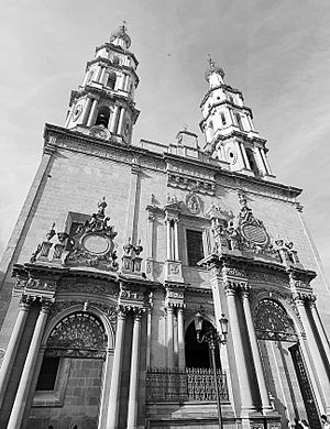 Archivo:Catedral Basílica Metropolitana de La Madre Santísima de la Luz