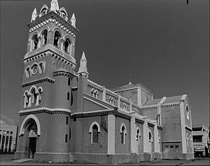 Archivo:Church Dulce Nombre de Jesus of Humacao