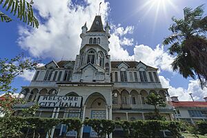 Archivo:City Hall - Georgetown, Guyana (22872153024)