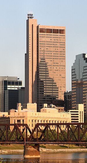 Archivo:Columbus-ohio-rhodes-state-office-tower