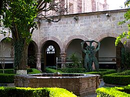 Archivo:Conservatorio de las rosas 4