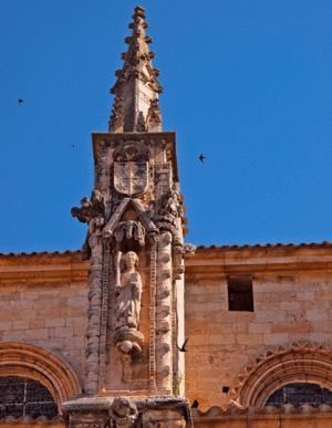 Archivo:Detalle Catedral de Santa María de la Asunción Burgo de Osma en Soria