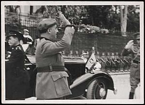 Archivo:Francisco Franco desfile de la victoria 1939