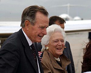 Archivo:G & B. Bush F-SD-03-15575