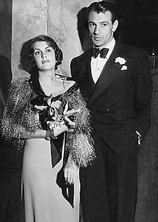 Archivo:Gary Cooper and Veronica Balfe 1933