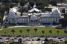 Archivo:Haitian national palace earthquake