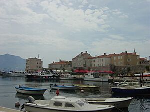 Archivo:Harbour Budva
