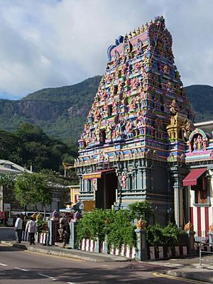 Archivo:Hindu Temple Victoria Seychelles Islands of Africa