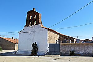 Archivo:Iglesia y cementerio de Chagarcía