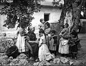 Archivo:Lección de lectura en Beniaján, Murcia, hacia 1899. Kâulak