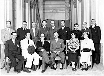 Archivo:Manuel Bandeira, Alceu Amoroso Lima, Hélder Câmara, Lourenço Filho, Roquette Pinto e Gustavo Capanema