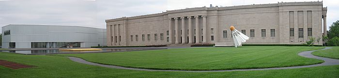 Archivo:Nelson-Atkins Museum of Art - panorama of facade