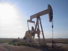 Archivo:Oil well