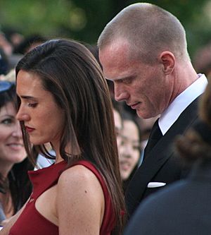 Archivo:Paul Bettany-Jennifer Connelly TIFF09 (cropped)