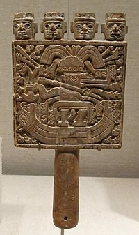 Archivo:Perù, wari-lambayeque, cornice per specchio, legno e argento, IX-XI sec ca.