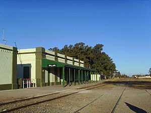 Archivo:PilarEstacionTren