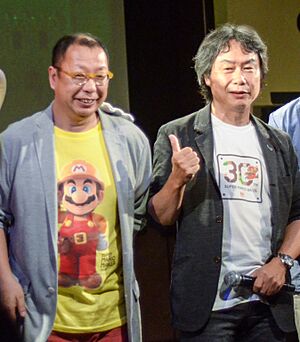 Archivo:Takashi Tezuka, Shigeru Miyamoto and Kōji Kondō (cropped2)