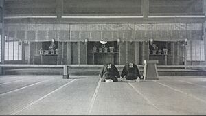 Archivo:Tenrikyo Memorial Hall inside