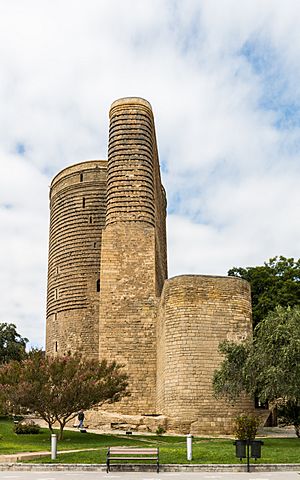 Archivo:Torre de la Doncella, Baku, Azerbaiyán, 2016-09-26, DD 08