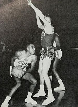 Archivo:Walt Hazzard 1964