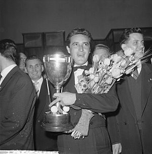 Archivo:1961 World Three-cushion Championship, Adolfo Suarez (PER), Winner, Bestanddeelnr 912-3924