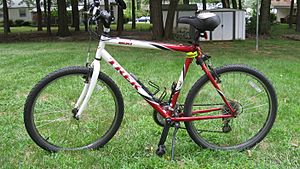 Archivo:2002 Trek 800 Sport