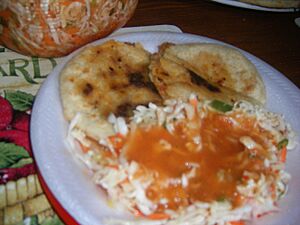 Archivo:2006 0226Pupusas0102