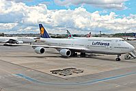 Archivo:Boeing 747-8 D-ABYQ of Lufthansa (32518205166)