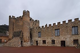 Carcelén, Castillo, Torre y fachada.jpg