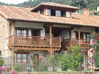 Casa en Torices - panoramio.jpg
