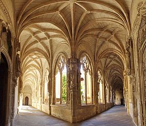 Archivo:Claustro del monasterio de San Juan de los Reyes, Toledo, España.