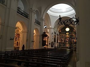 Archivo:Iglesia de San Ignacio, vista lateral
