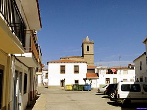 Archivo:Iglesia de Santa María de la Consolación, Garrovillas de Alconétar (02)