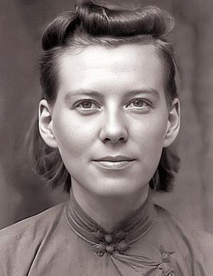 Isabel Crook in 1940s in China.jpg