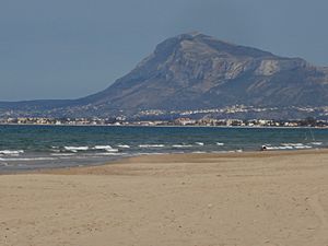 Archivo:Mediterranean Sea in Oliva, Valencia Region of the Spain 02